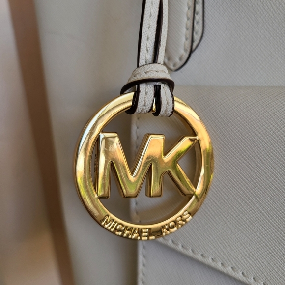 MICHAEL KORS Elegant White Tote Bag - Picture 8 of 8